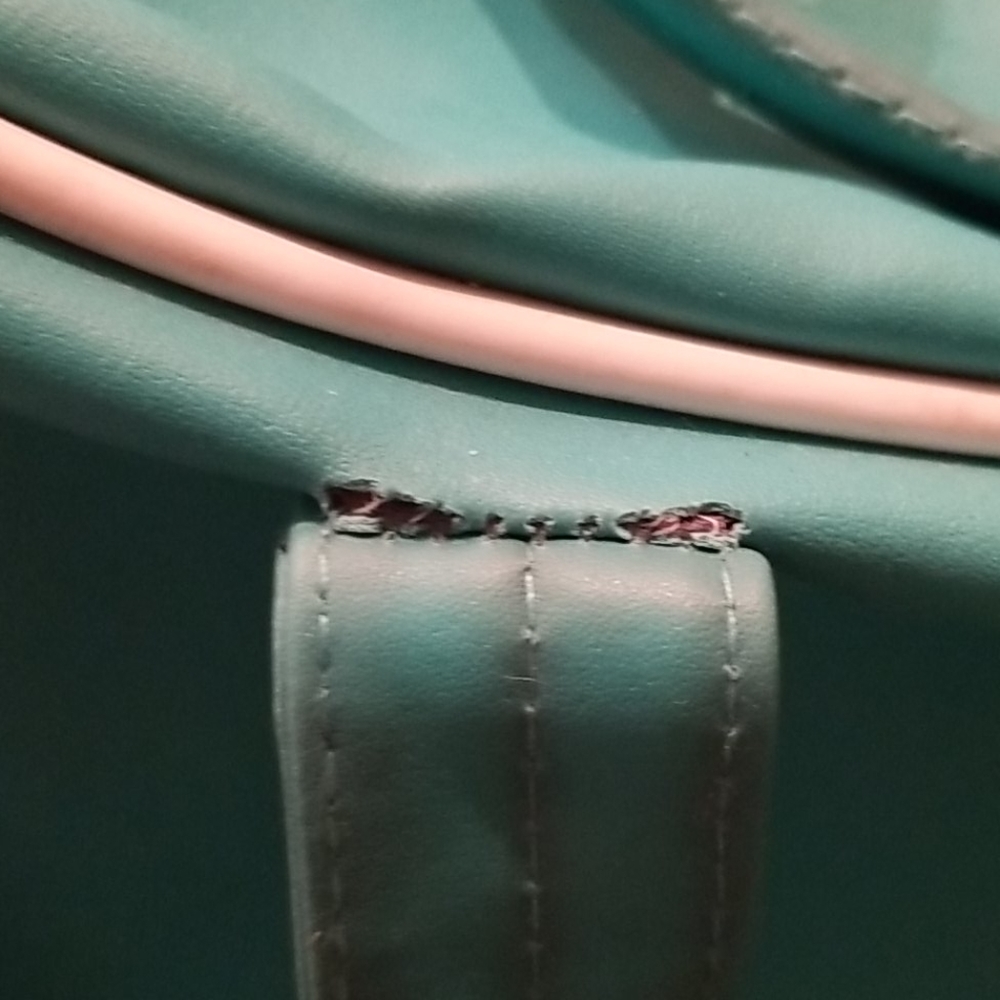 Weekender Bag - Picture 4 of 5